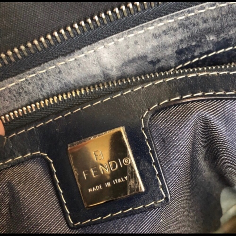 AUTH TRENDY FENDI BAG - Picture 4 of 16